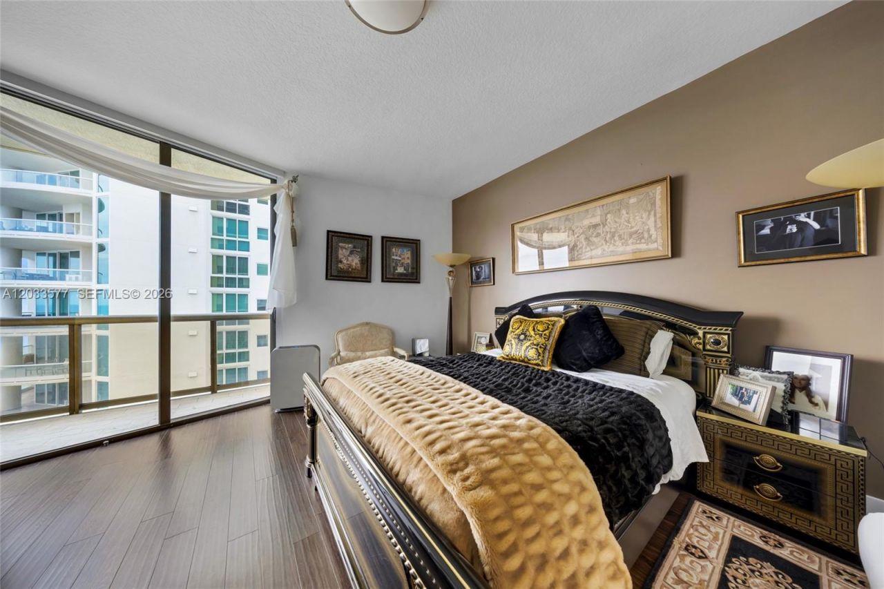 16275 Collins Ave, Unit 2502, Sunny Isles Beach, FL 33160 Photo