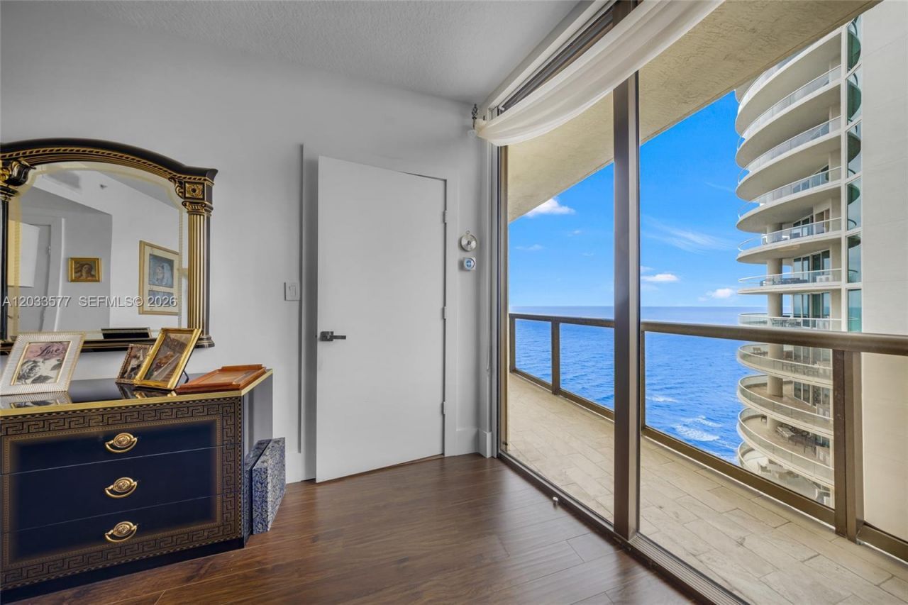 16275 Collins Ave, Unit 2502, Sunny Isles Beach, FL 33160 Photo