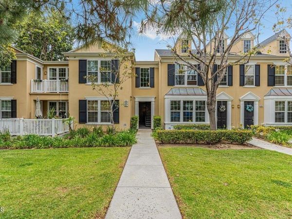 990 Holiday Avenue, Ventura, CA 93003