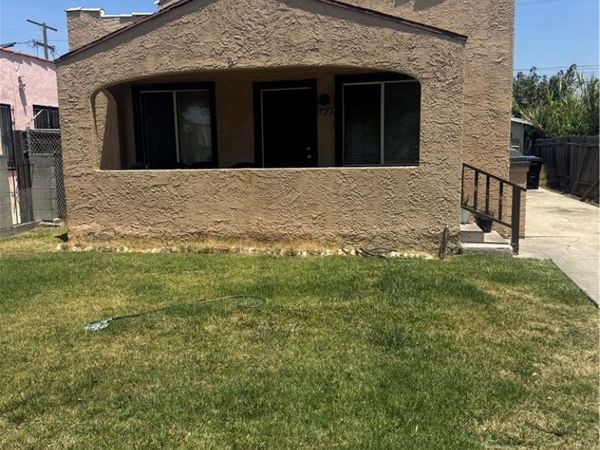 723 104th Place, Los Angeles, CA 90044