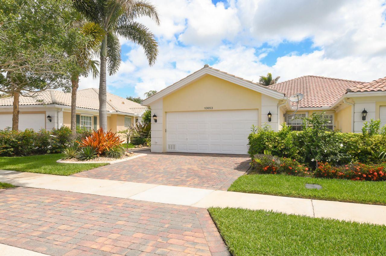 10653 SW Hartwick Drive, Port Saint Lucie, FL 34987 Photo