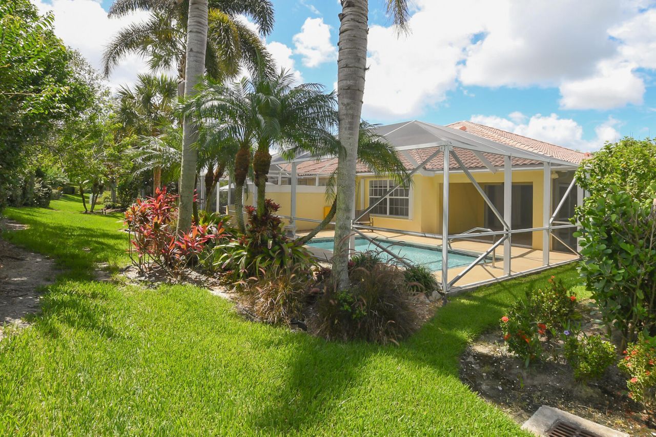10653 SW Hartwick Drive, Port Saint Lucie, FL 34987 Photo