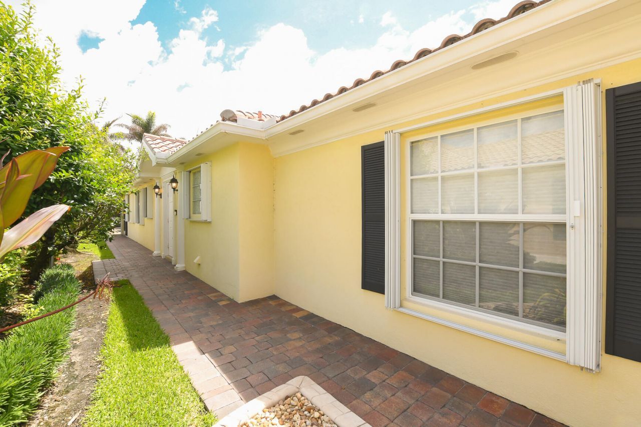 10653 SW Hartwick Drive, Port Saint Lucie, FL 34987 Photo