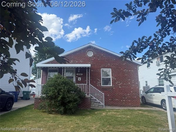 28802 Birchlawn Street, Garden City, MI 48135
