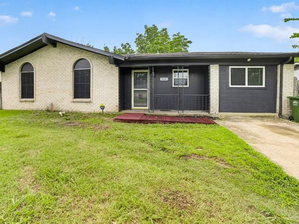 15131 Oakwood Lane , Balch Springs, TX 75180