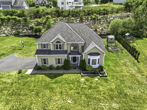 120 Mohawk Path, Holliston, MA 01746