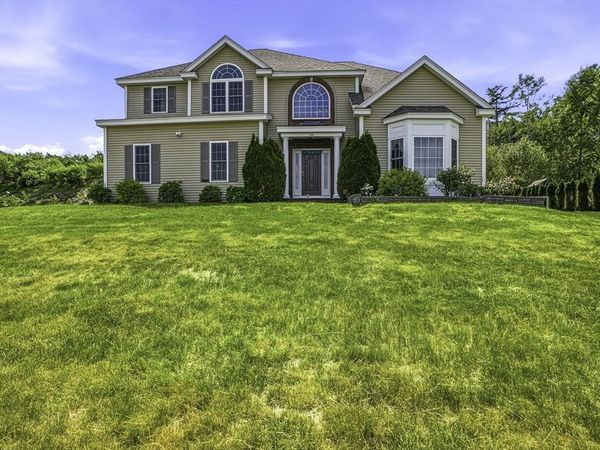 120 Mohawk Path, Unit 120, Holliston, MA 01746