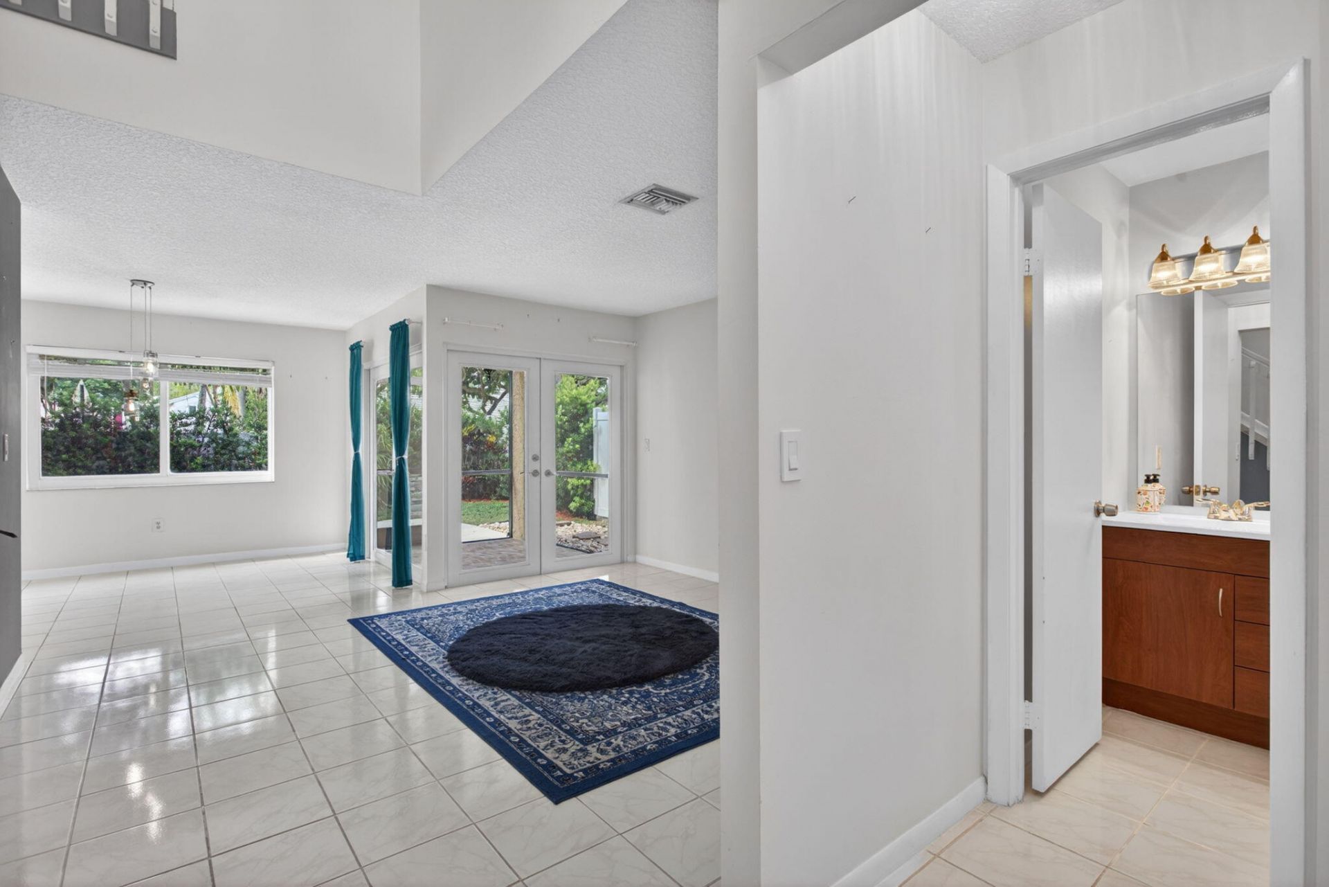 9812 NW 2nd Court, Plantation, FL 33324 Photo