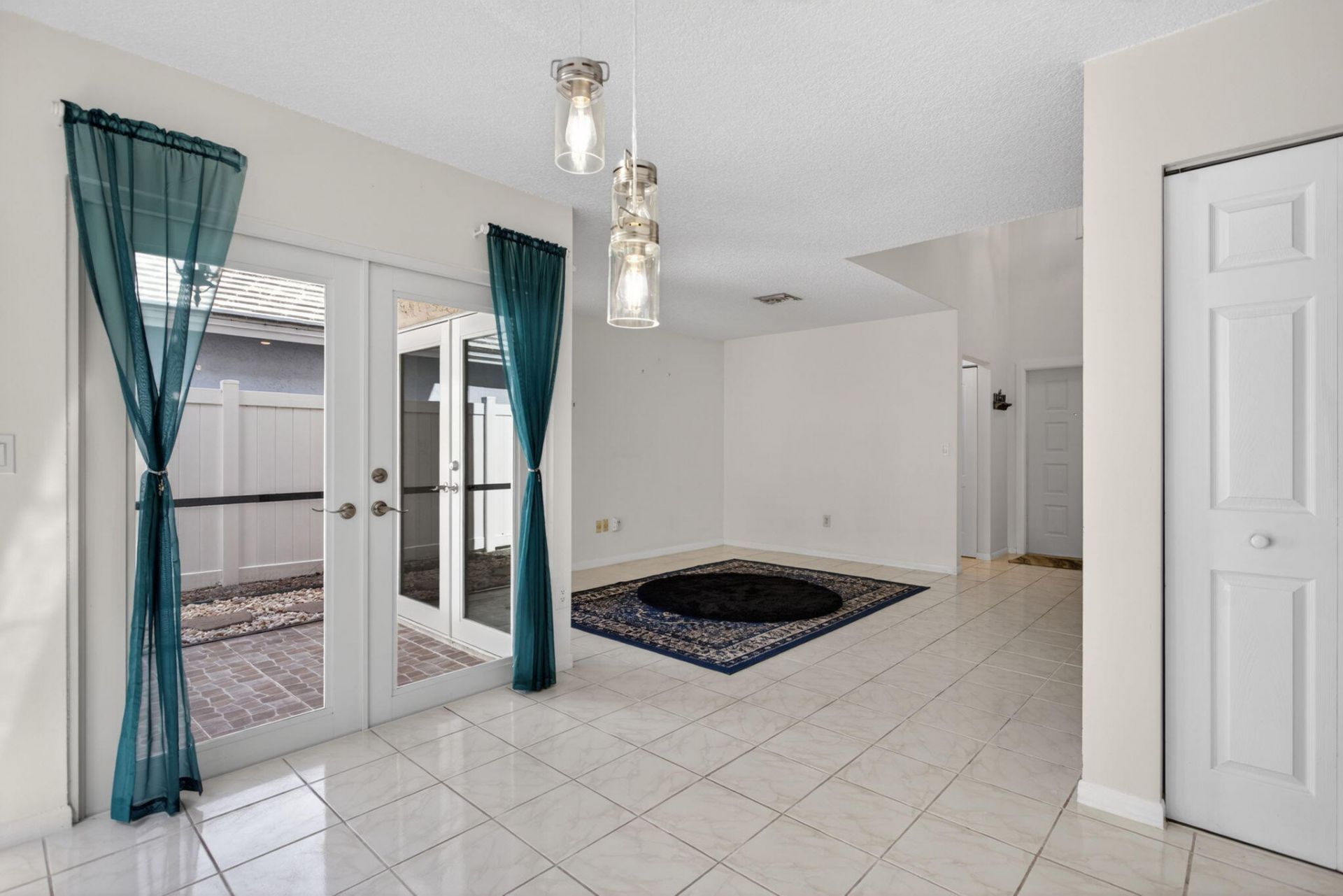 9812 NW 2nd Court, Plantation, FL 33324 Photo
