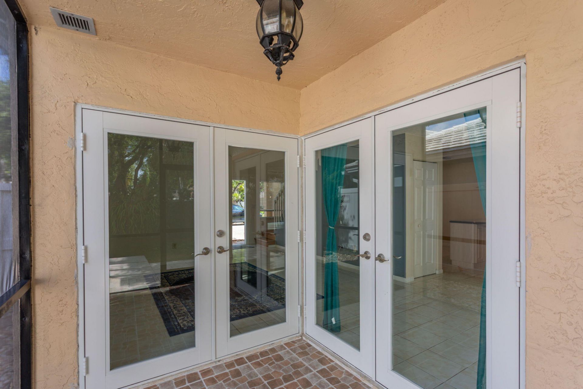 9812 NW 2nd Court, Plantation, FL 33324 Photo