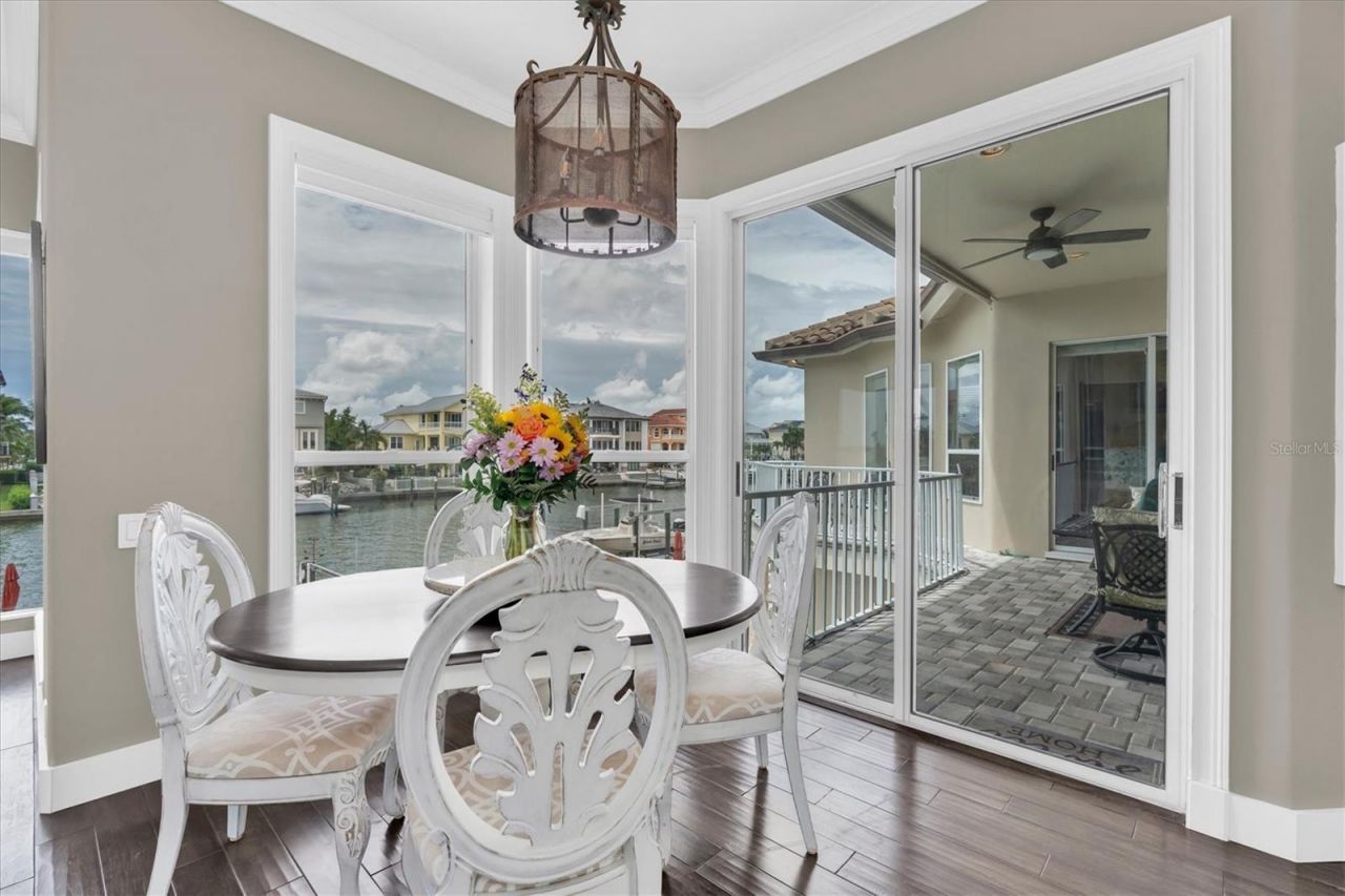 2853 Seabreeze Drive S, Gulfport, FL 33707 Photo