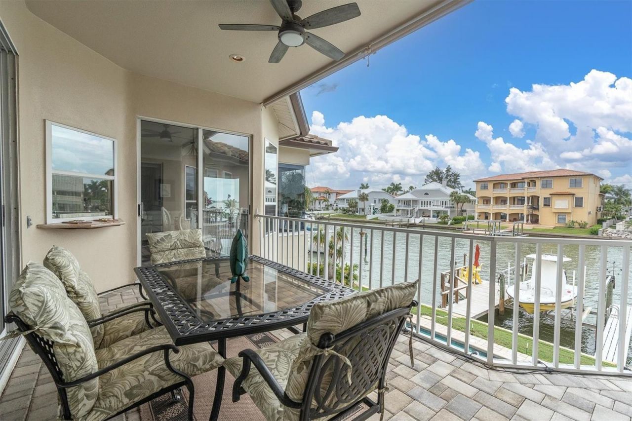 2853 Seabreeze Drive S, Gulfport, FL 33707 Photo