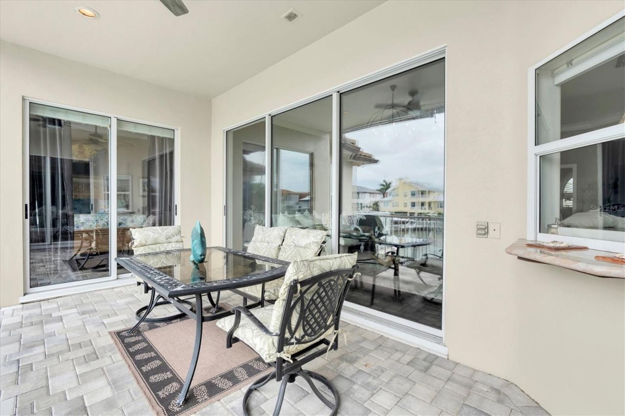 2853 Seabreeze Drive S, Gulfport, FL 33707 Photo