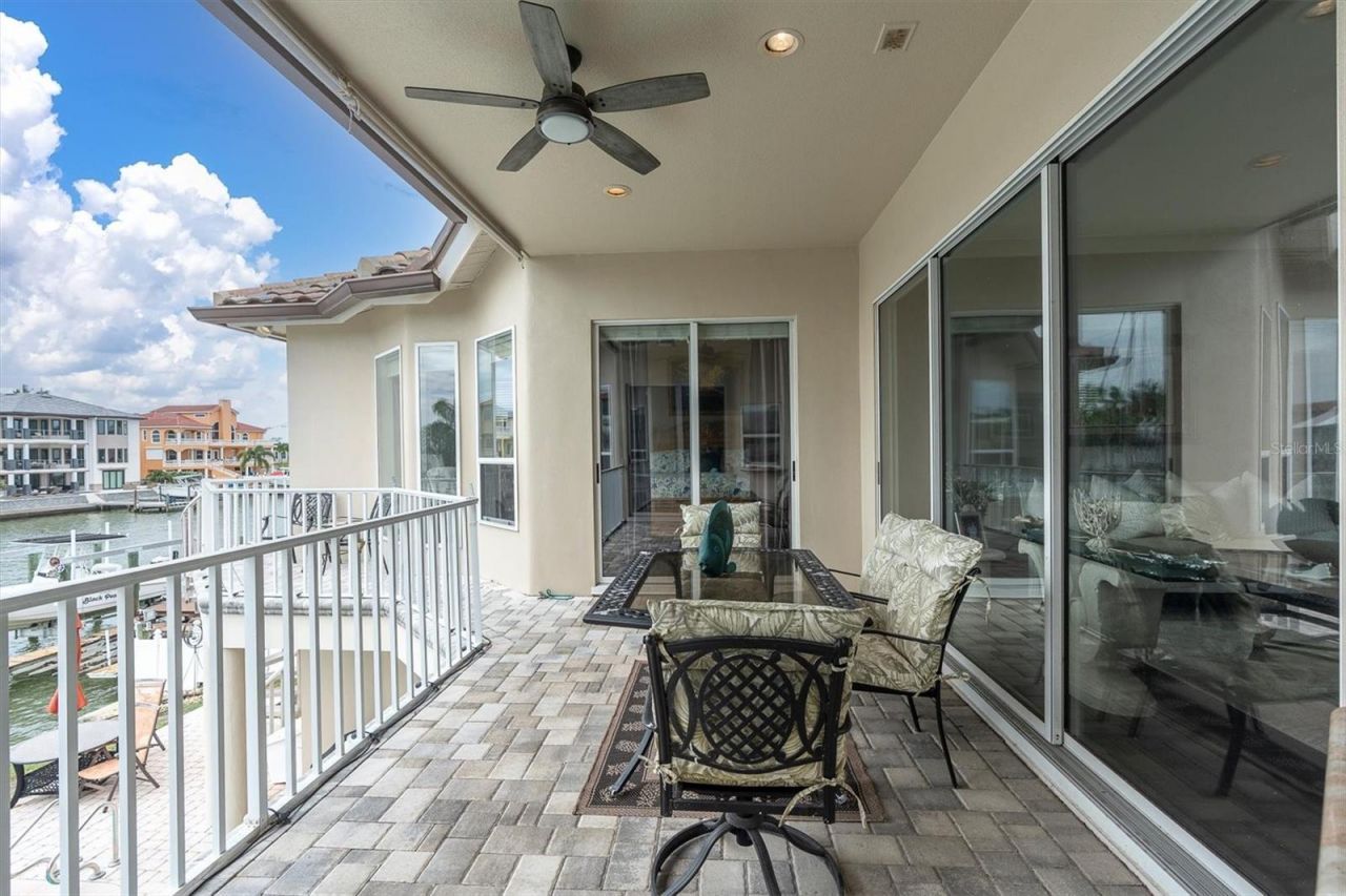 2853 Seabreeze Drive S, Gulfport, FL 33707 Photo