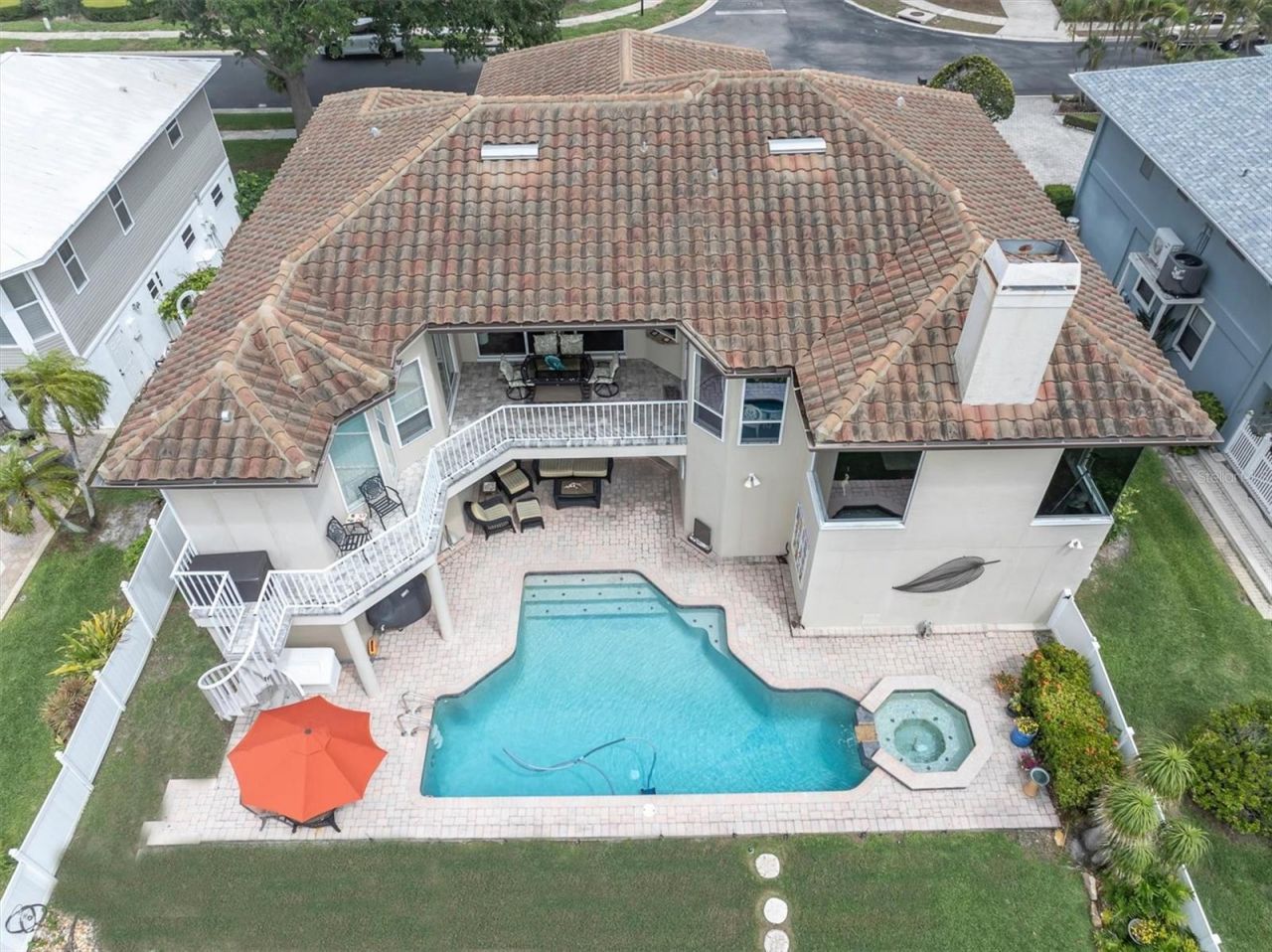 2853 Seabreeze Drive S, Gulfport, FL 33707 Photo