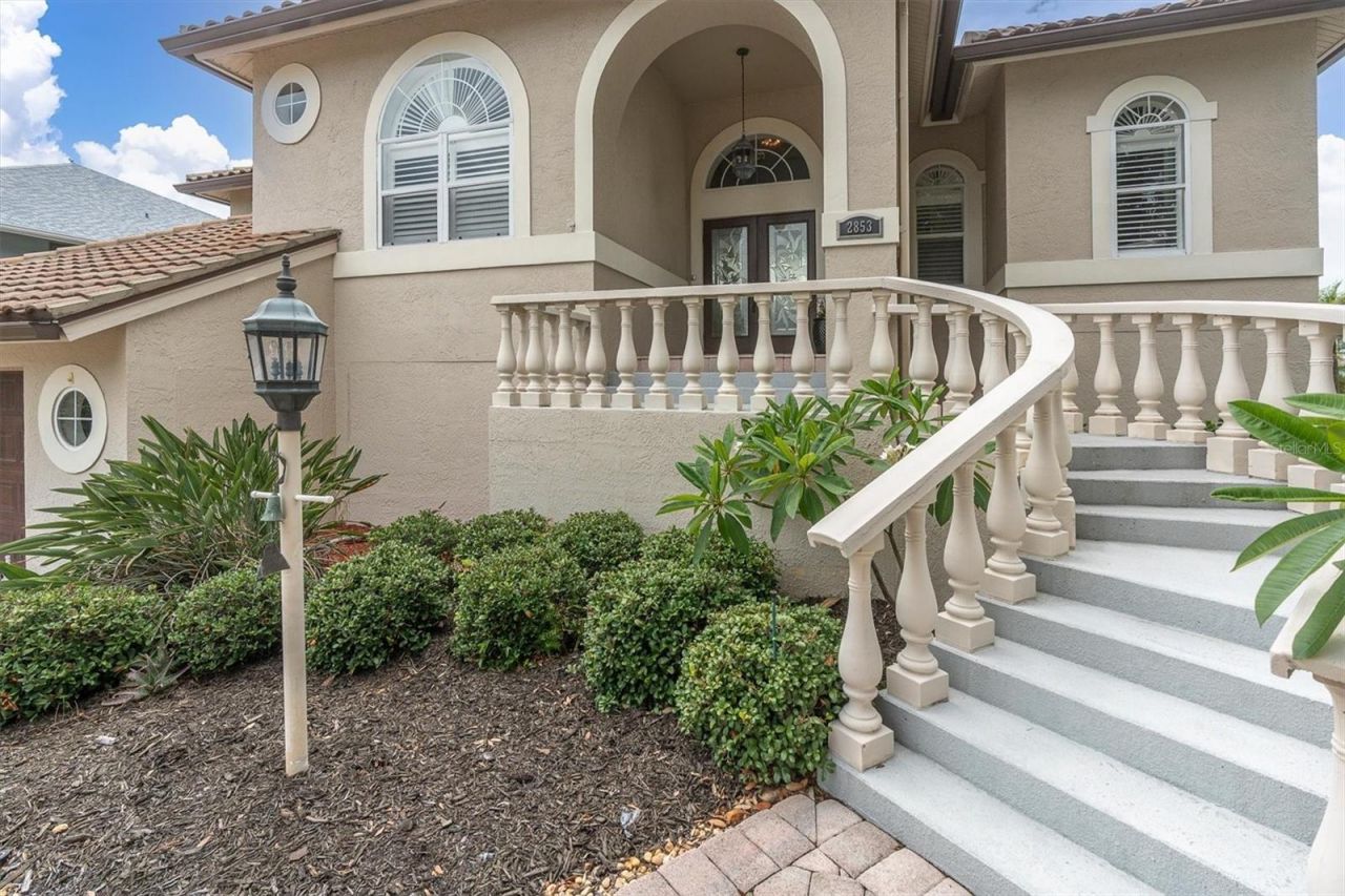 2853 Seabreeze Drive S, Gulfport, FL 33707 Photo