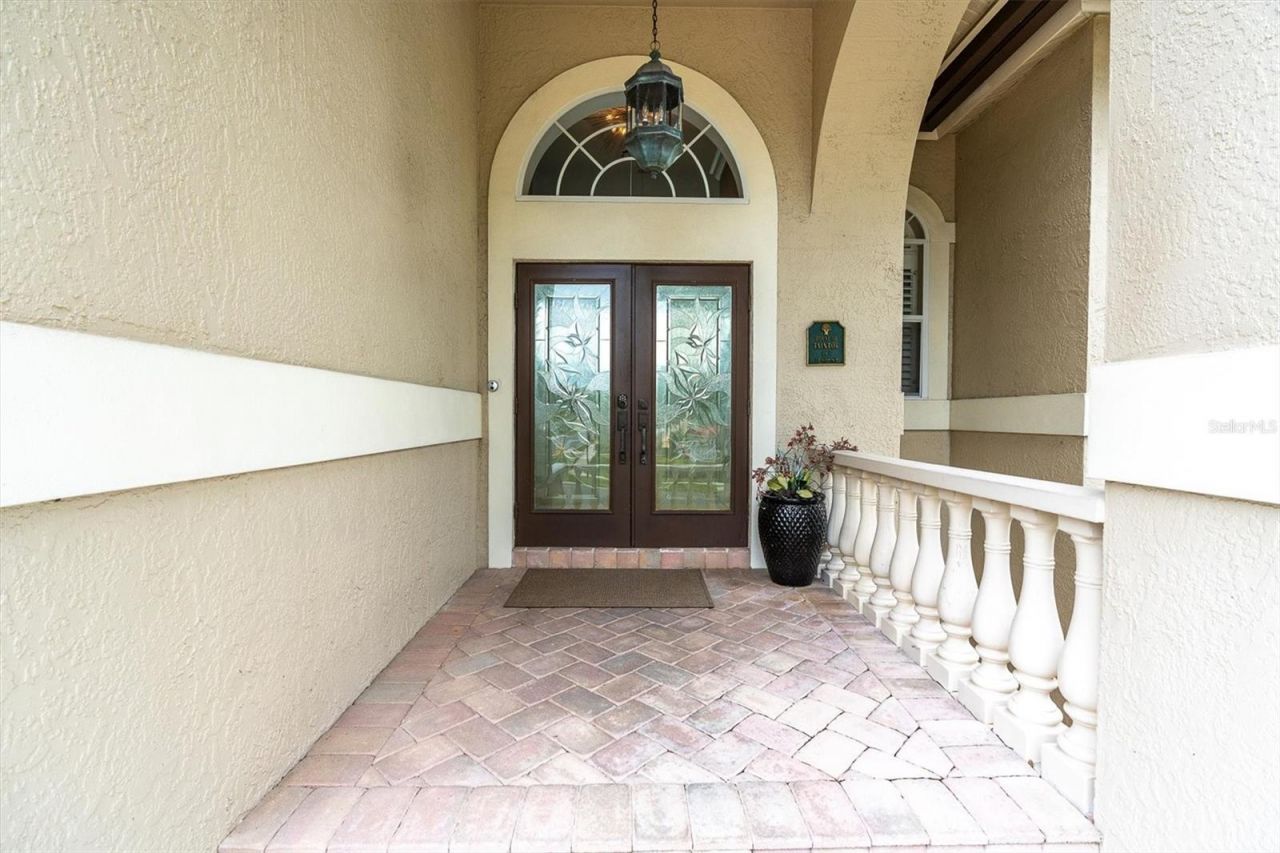 2853 Seabreeze Drive S, Gulfport, FL 33707 Photo