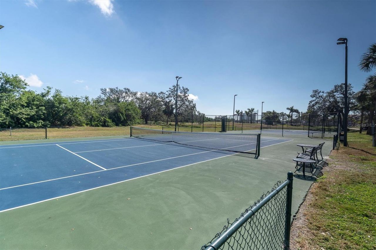 2853 Seabreeze Drive S, Gulfport, FL 33707 Photo