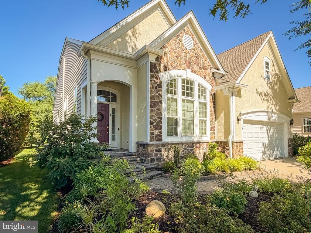 15 MCCONKEY DRIVE, WASHINGTON CROSSING, PA 18977