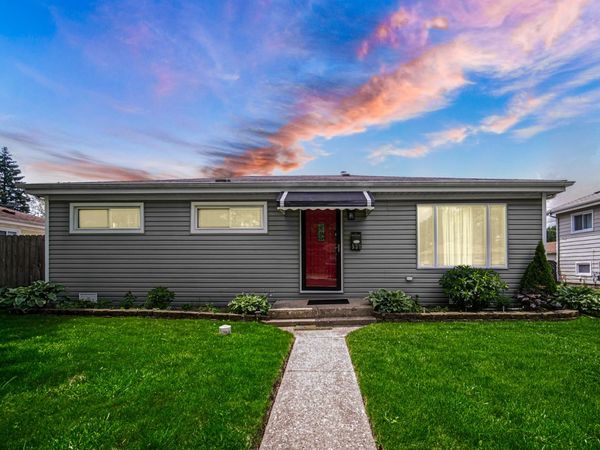 530 N 3rd Avenue , Villa Park, IL 60181