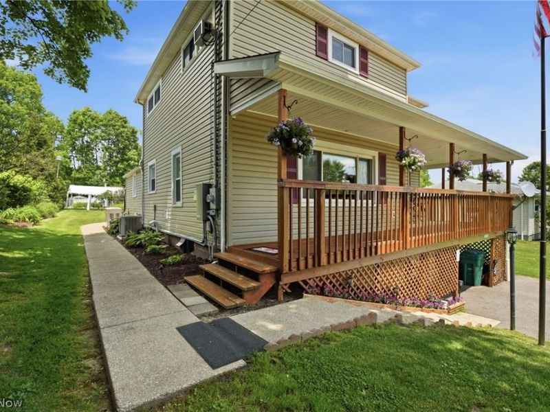 12570 Jackson Drive, Burton, OH 44021 Photo 2