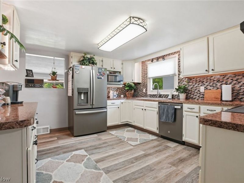 12570 Jackson Drive, Burton, OH 44021 Photo 21