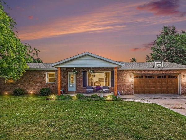 518 Sunset Lane, Middlebury, IN 46540