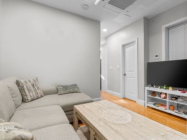 754 Huntington Ave, Unit 4, Boston, MA 02115