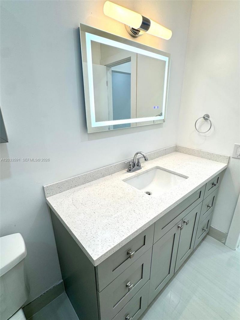 105-107 NE 30th Ct , Unit 107, Wilton Manors, FL 33334 Photo