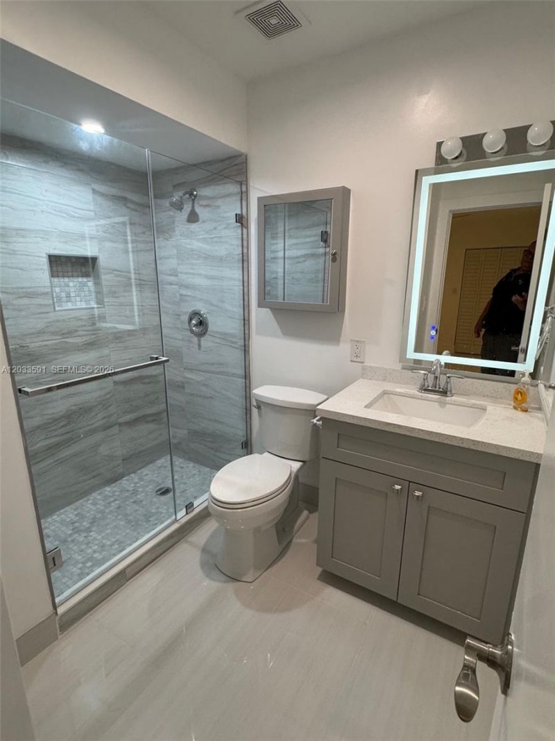 105-107 NE 30th Ct , Unit 107, Wilton Manors, FL 33334 Photo