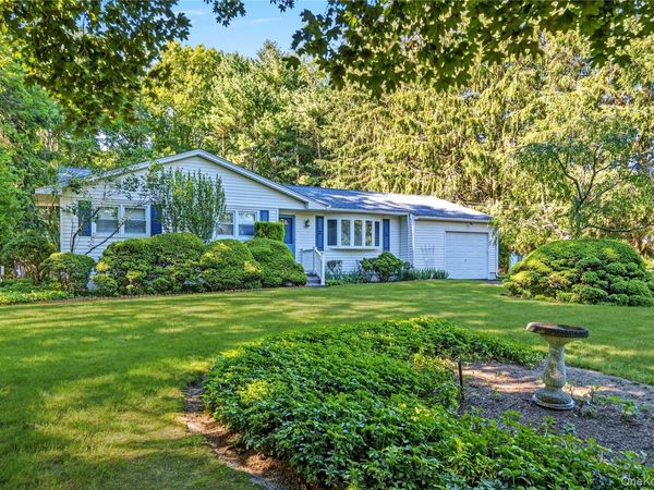 54 Randall Road, Wading River, NY 11792