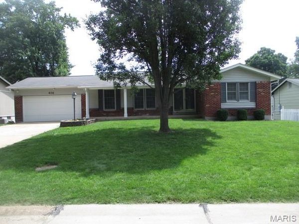 414 Marie Lane , Manchester, MO 63011