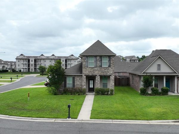 631 Riverscape Drive, Shreveport, LA 71104