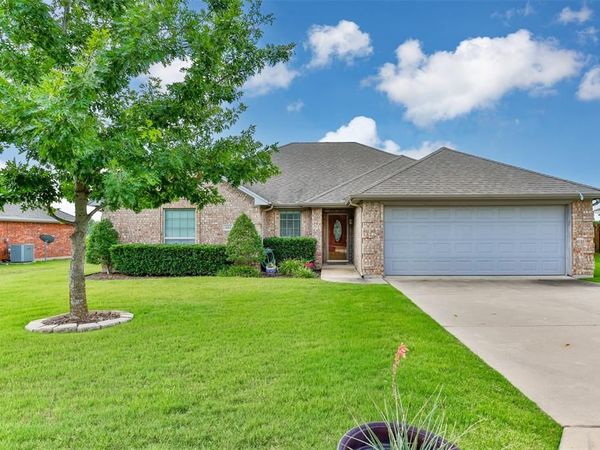 504 Katie Street , Lindsay, TX 76250