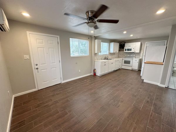 907 Stover Avenue SW, Unit B, Albuquerque, NM 87102