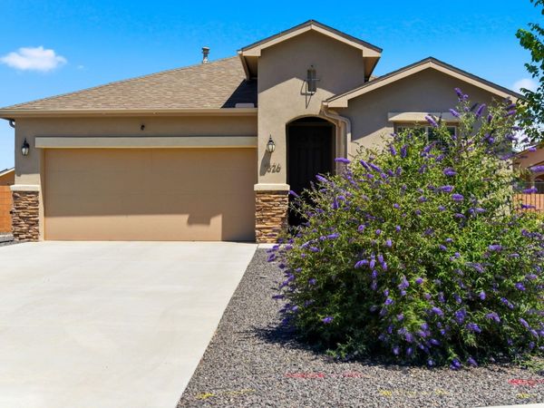 4526 Bald Eagle Loop NE, Rio Rancho, NM 87144