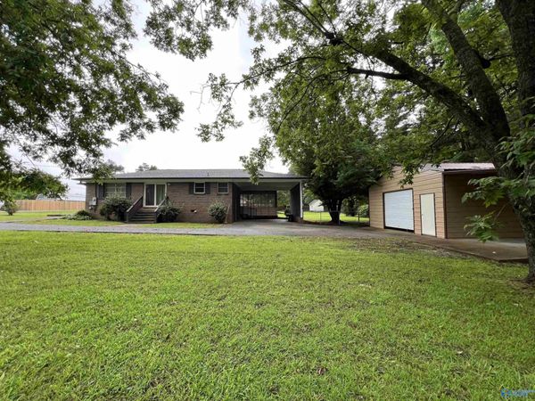 2498 Barnes Drive, Hokes Bluff, AL 35903