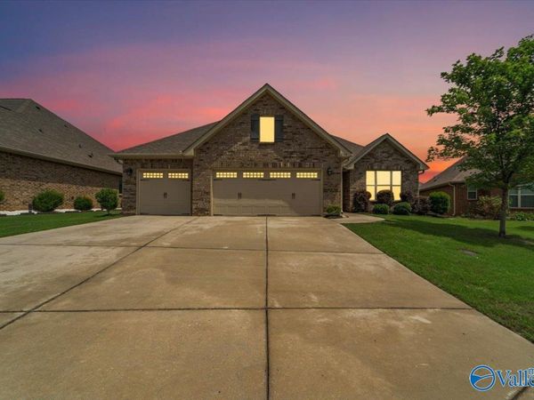 2104 S Meadows Drive SW, Huntsville, AL 35803