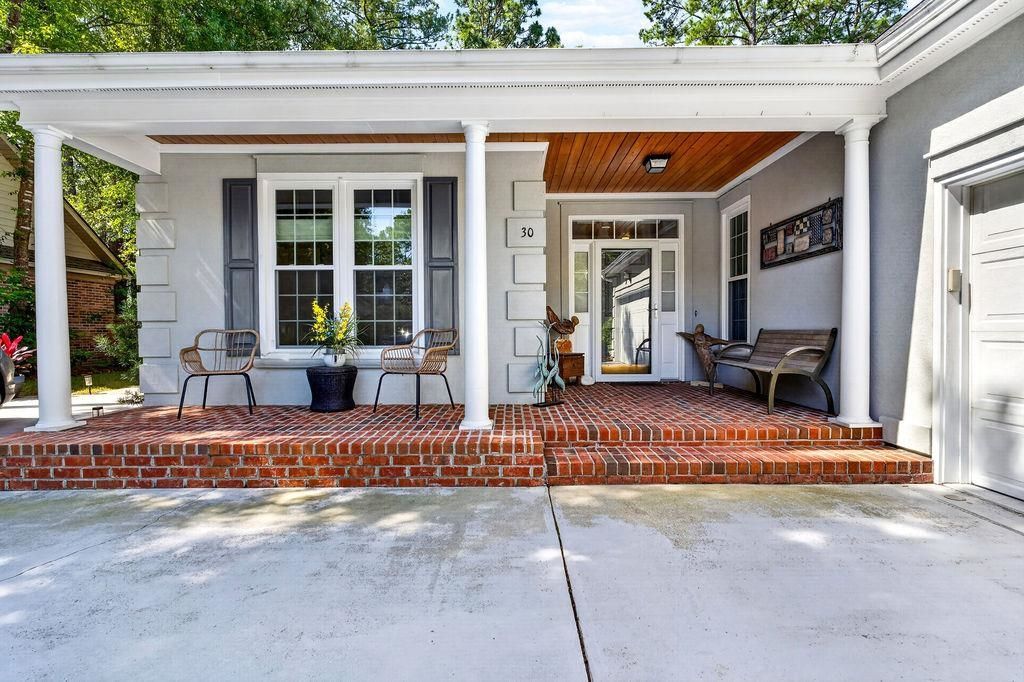 30 Prestwick Dr.  Photo 4