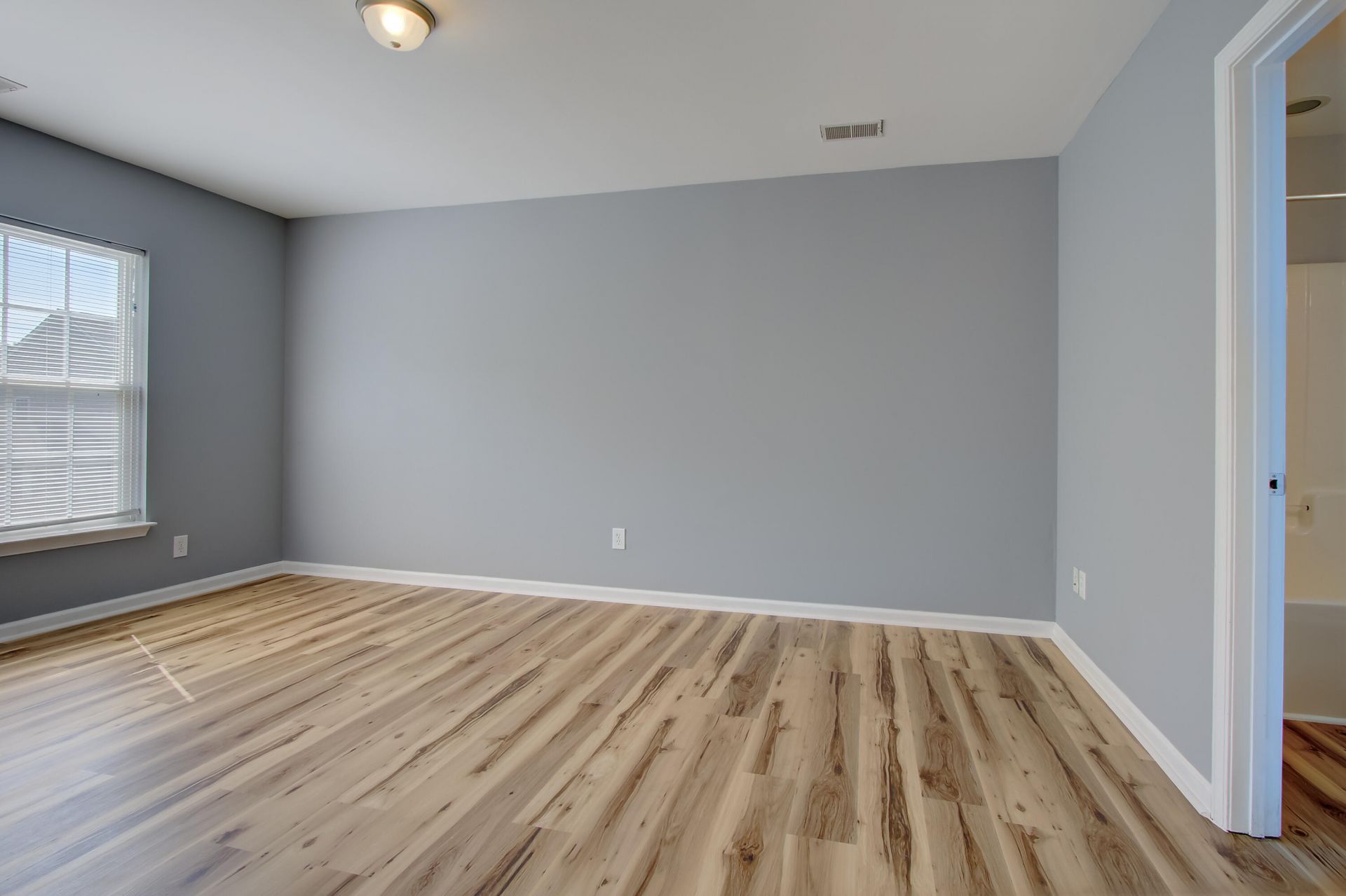 308 Briarbend Road Photo 12