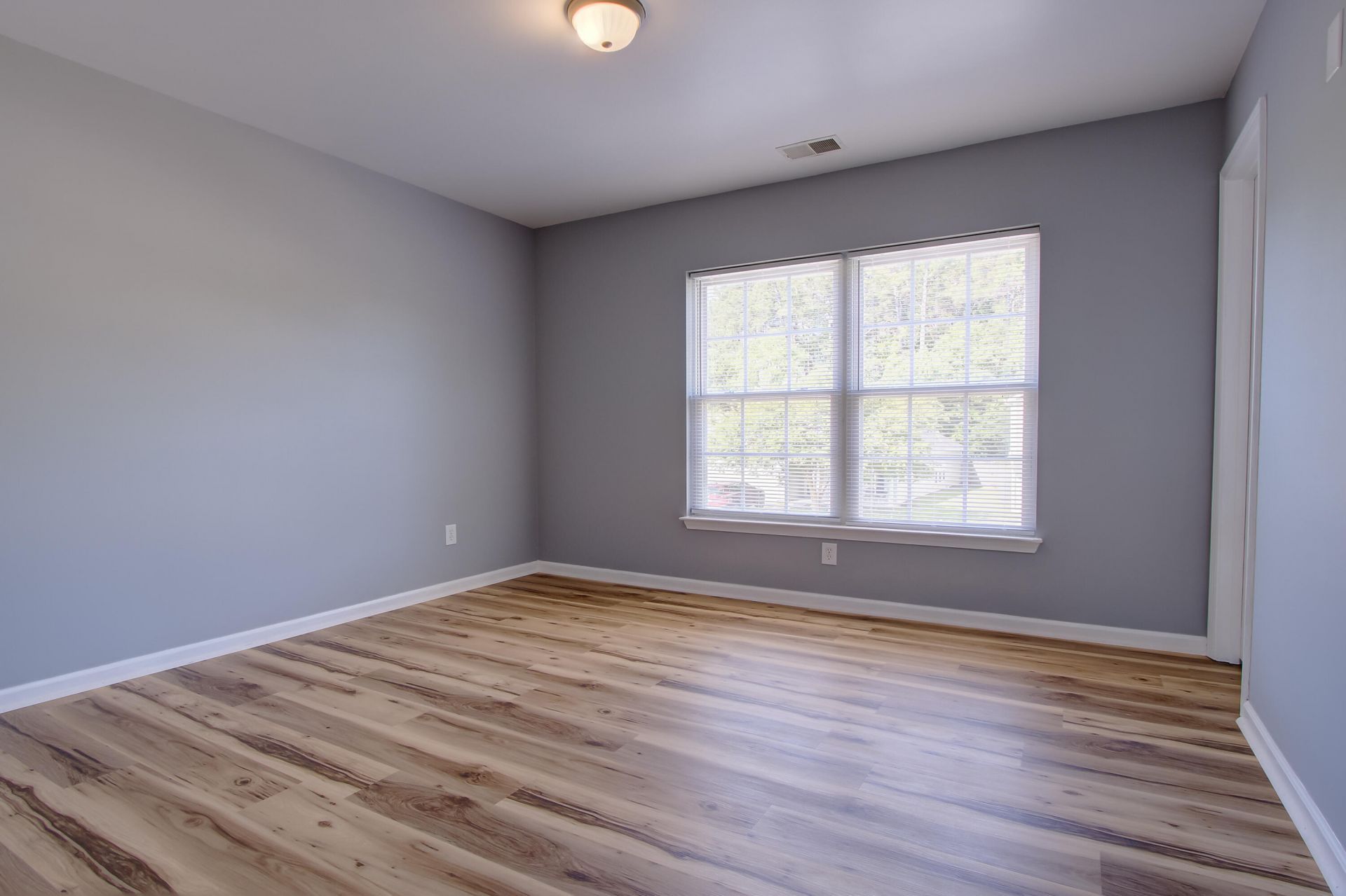 308 Briarbend Road Photo 14