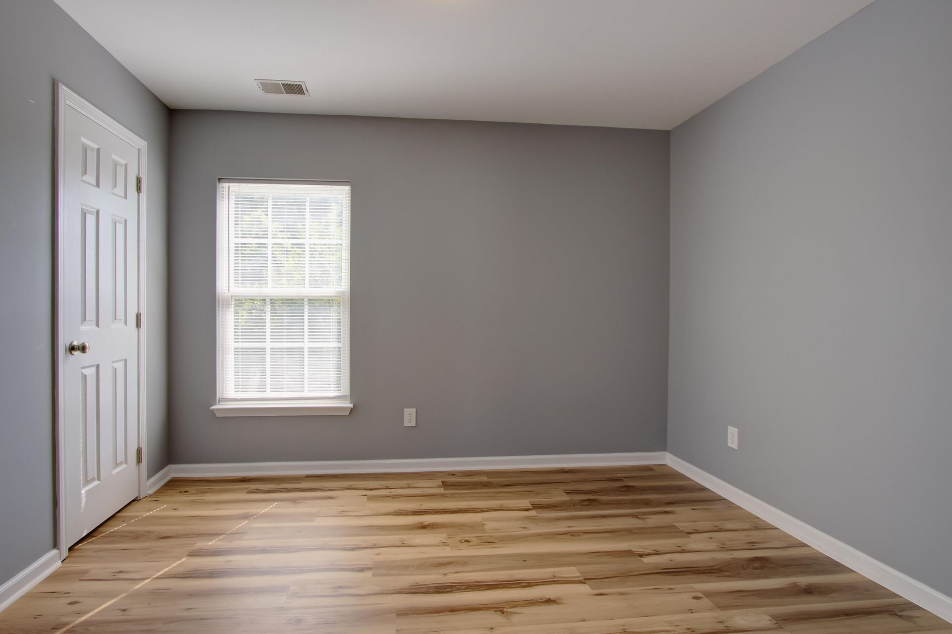 308 Briarbend Road Photo 15
