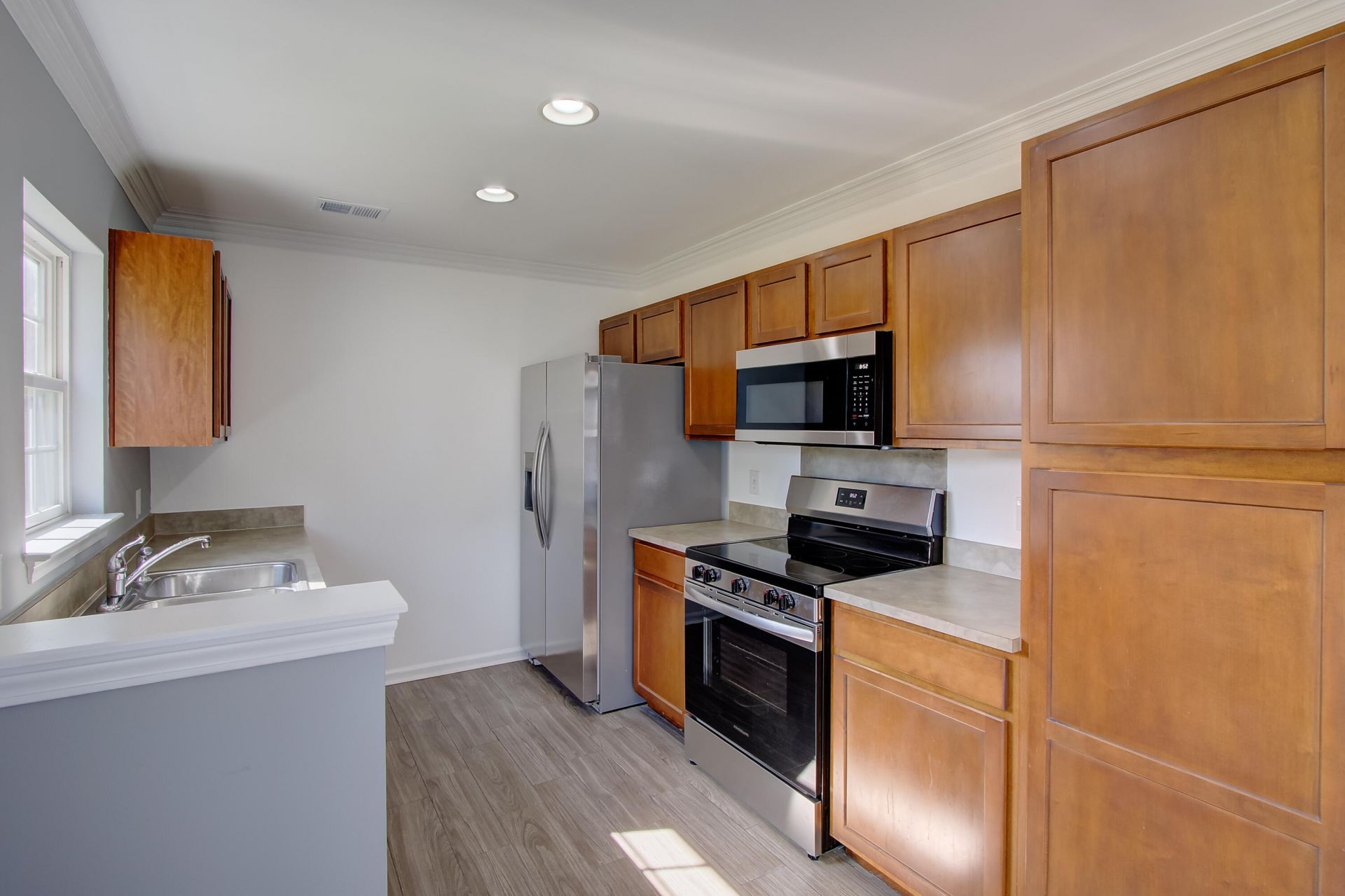 308 Briarbend Road Photo 4