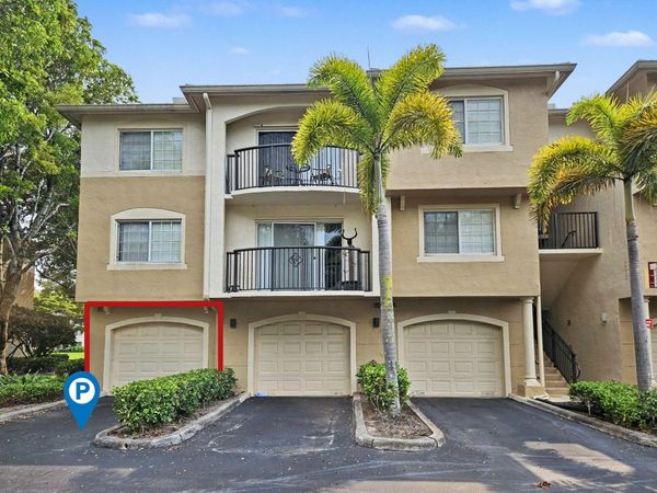 500 Crestwood Court N, Unit 504, Royal Palm Beach, FL 33411