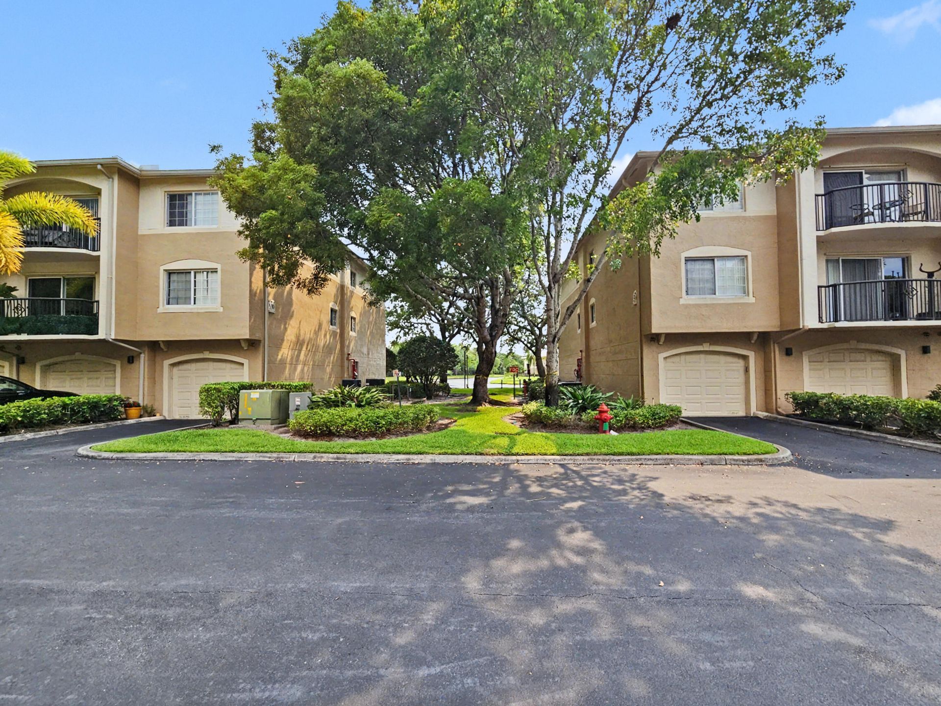 500 Crestwood Court N, Unit 504, Royal Palm Beach, FL 33411 Photo