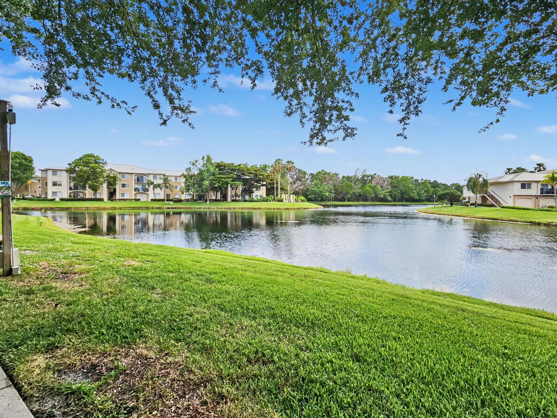 500 Crestwood Court N, Unit 504, Royal Palm Beach, FL 33411 Photo