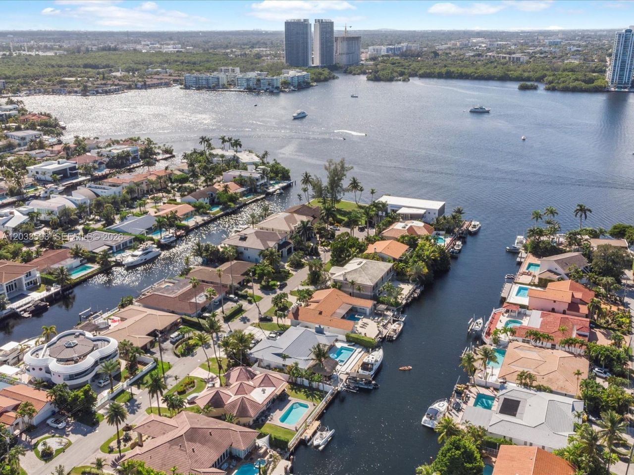 3325 NE 167th St , Unit 3325, North Miami Beach, FL 33160 Photo