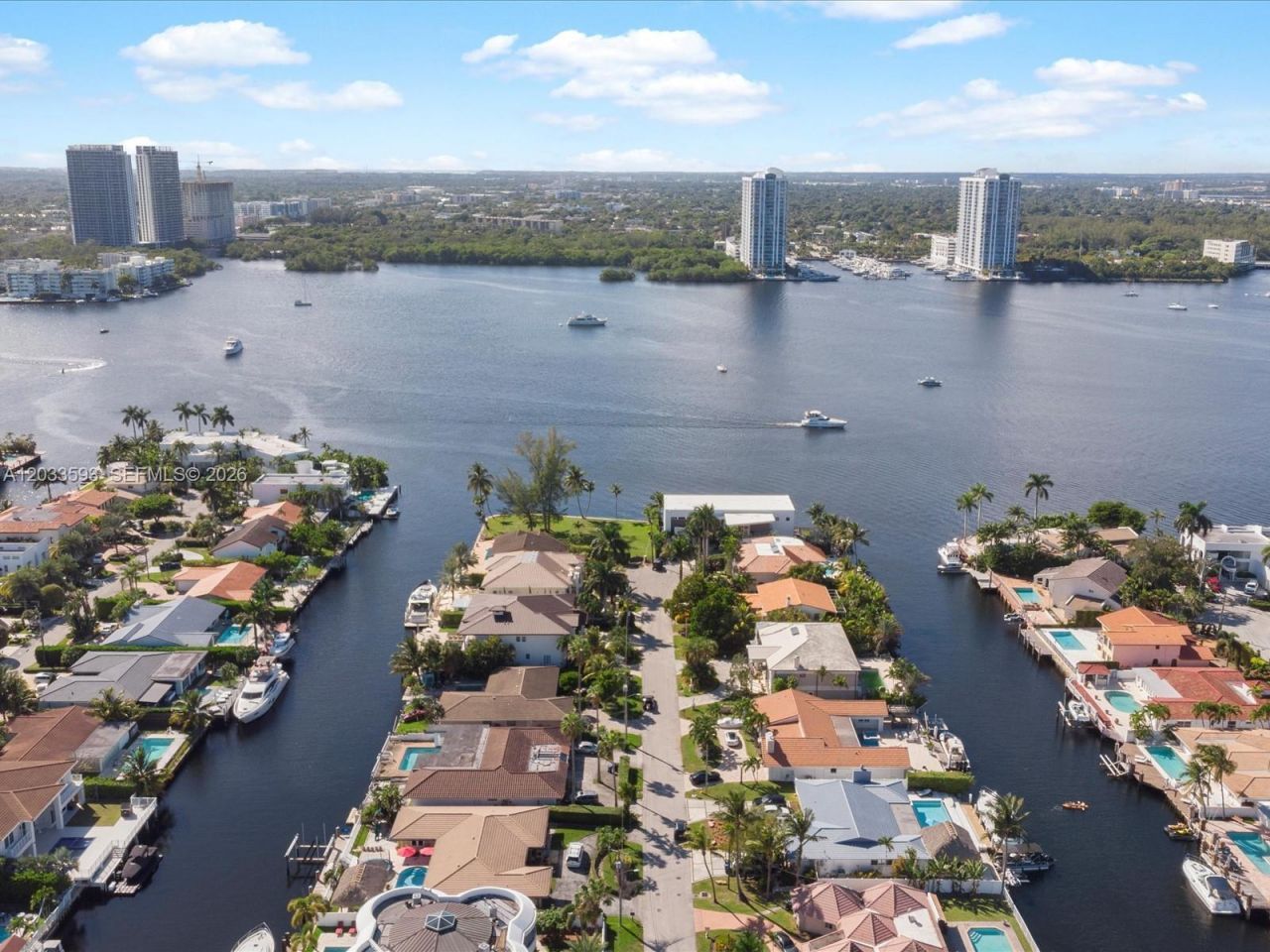 3325 NE 167th St , Unit 3325, North Miami Beach, FL 33160 Photo