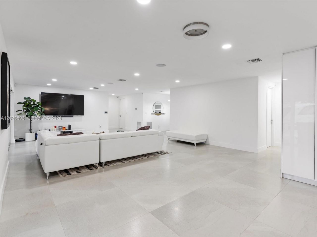 3325 NE 167th St , Unit 3325, North Miami Beach, FL 33160 Photo
