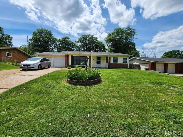 2917 Hubert Drive, St Louis, MO 63125